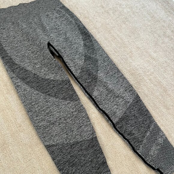 PINK Victoria’s Secret Seamless Gray Leggings L - Picture 3 of 7